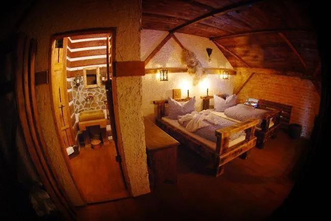 Medieval Hotel 3*